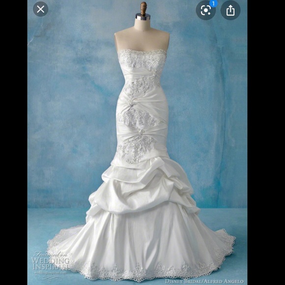 DISNEY Wedding Gown- Ariel - Picture 2 of 4